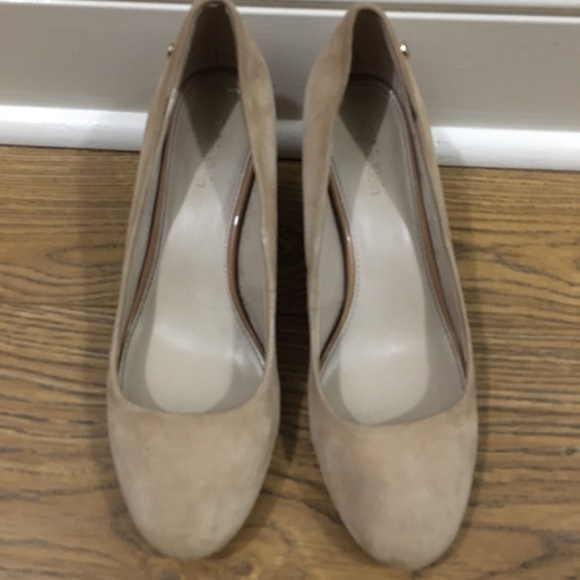 Calvin Klein Shoes - 🐝Calvin Klein Cream heels cute and classy.❤️👍🏻